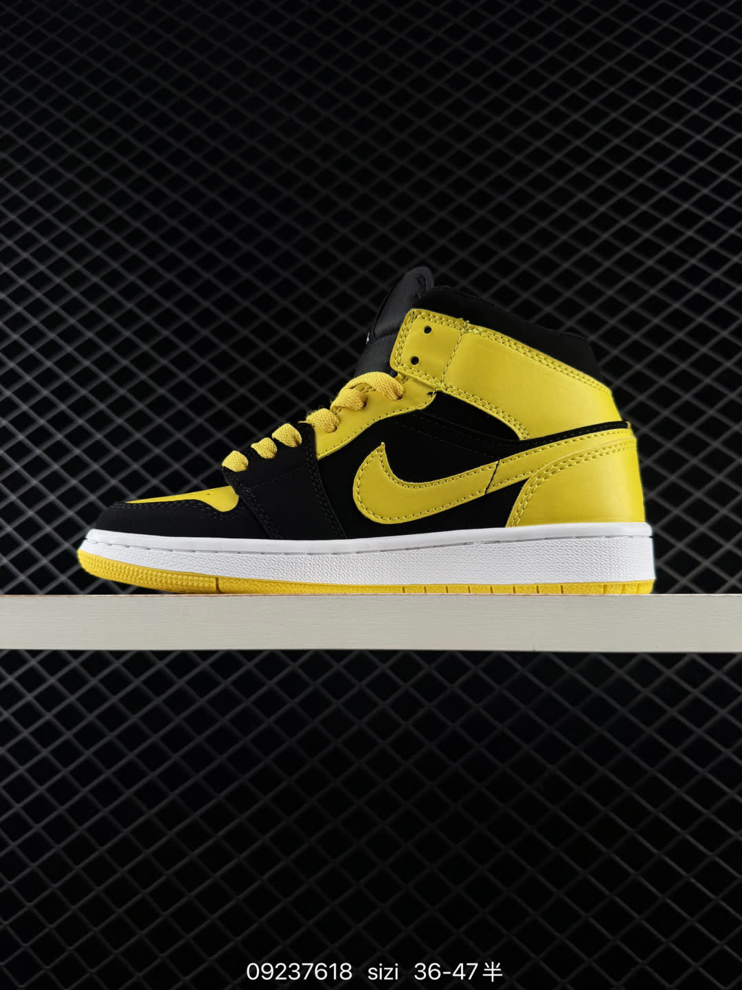 Air Jordan 1 Retro High OG Pine Green-555088-302